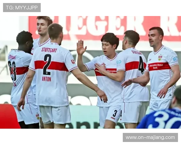 德甲球星参与校园反欺凌项目，分享团队合作价值